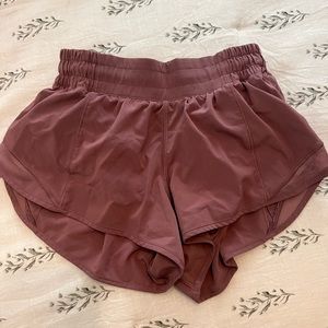 Hotty Hot Low-Rise Line short 2.5 Lululemon